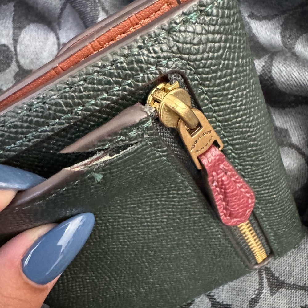 Coach hunter green and Pink Women's Wallet with gold hardware - Picture 7 of 7